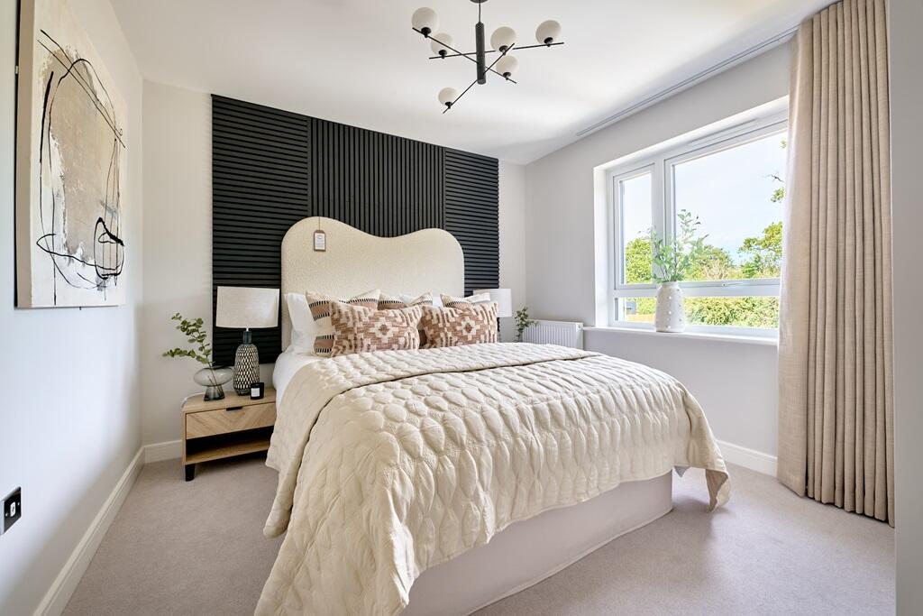 Main bedroom with ensuite shower