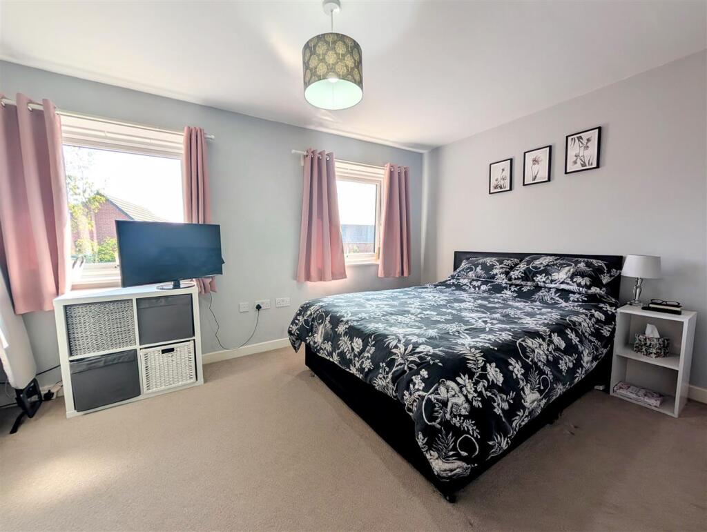main bedroom 1.jpg
