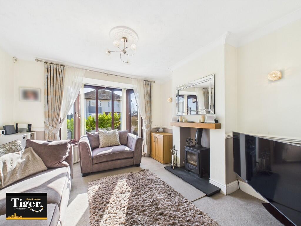 CAM02176G0-PR0505...