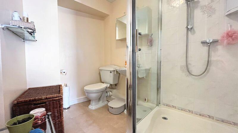 En-Suite 1