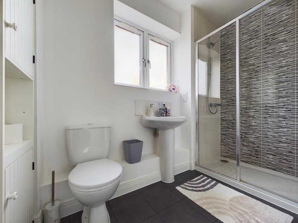 En-Suite To Master Bedroom
