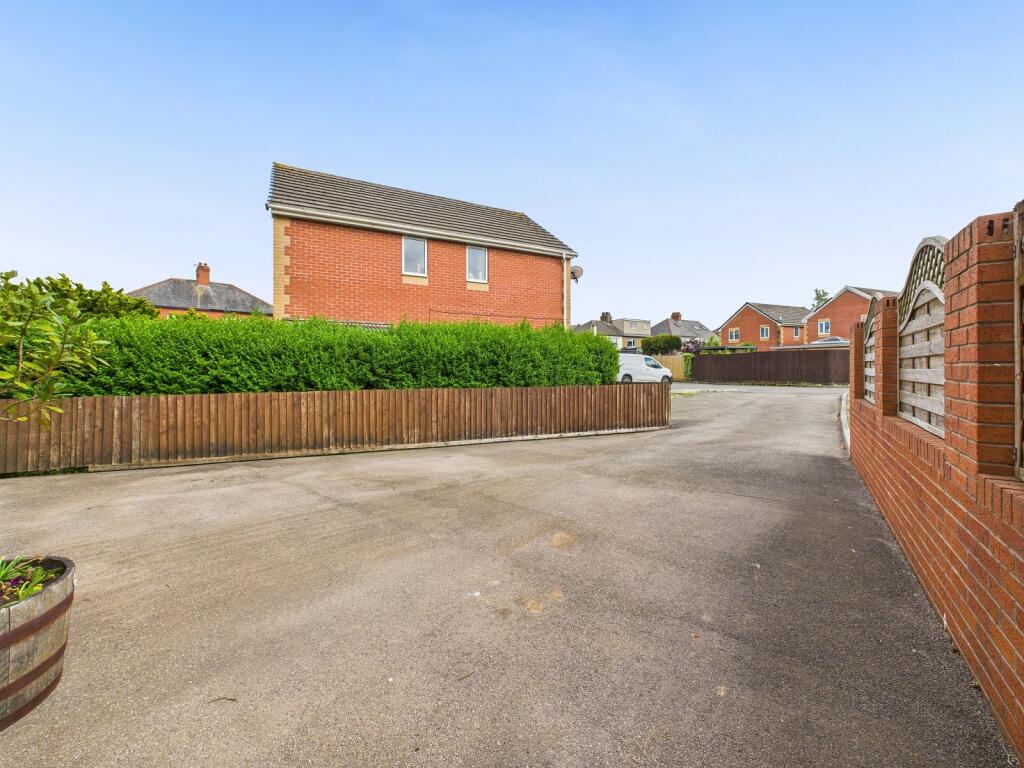 Driveway &amp; Front Entrance