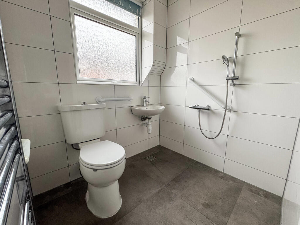 Bathroom 2 LR