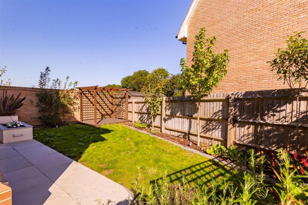 39 Buckingham Road (26).jpg
