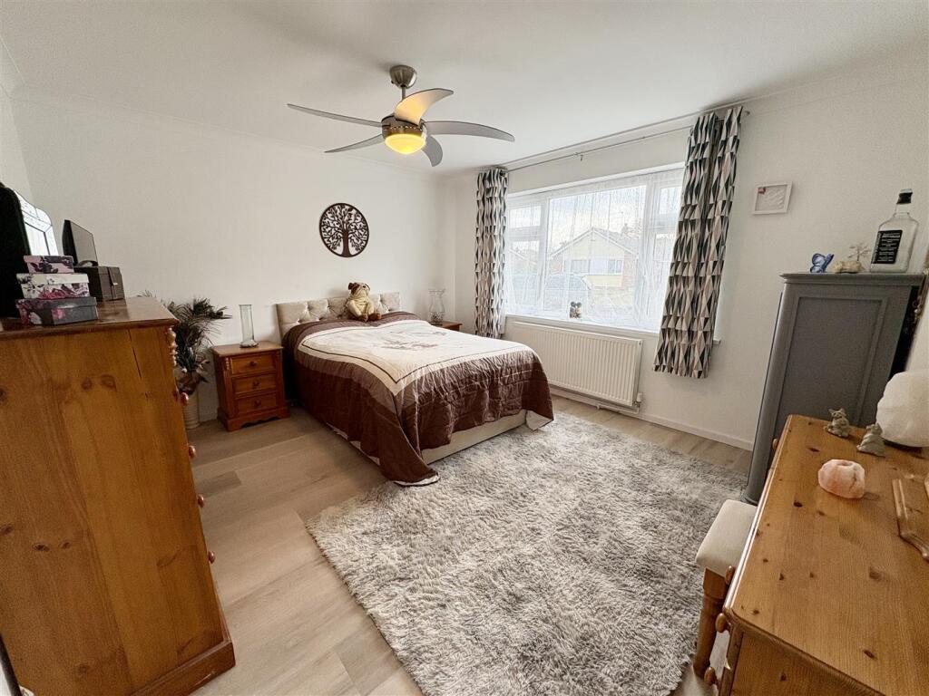 4. bed1.jpg