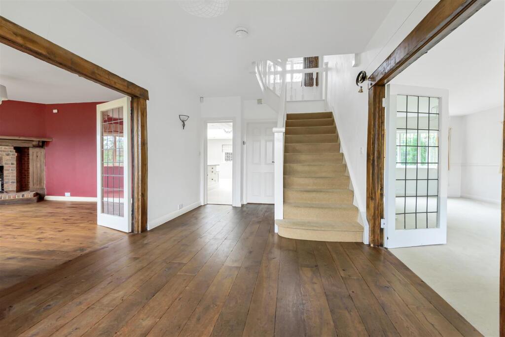 Entrance hall.jpg