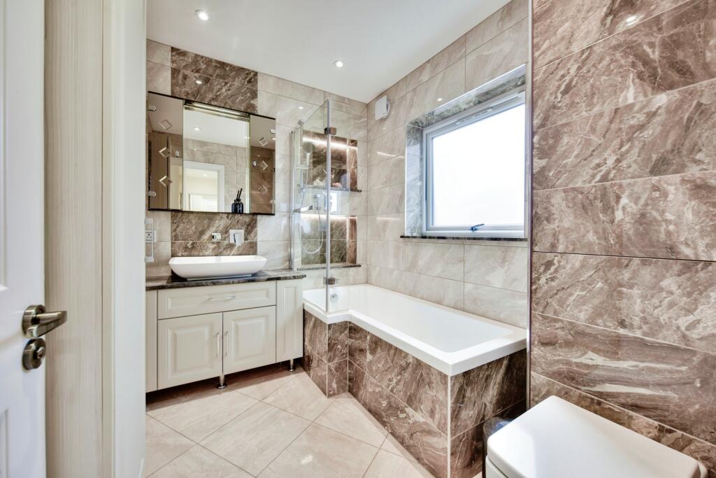 Ground Floor Family Bathroom