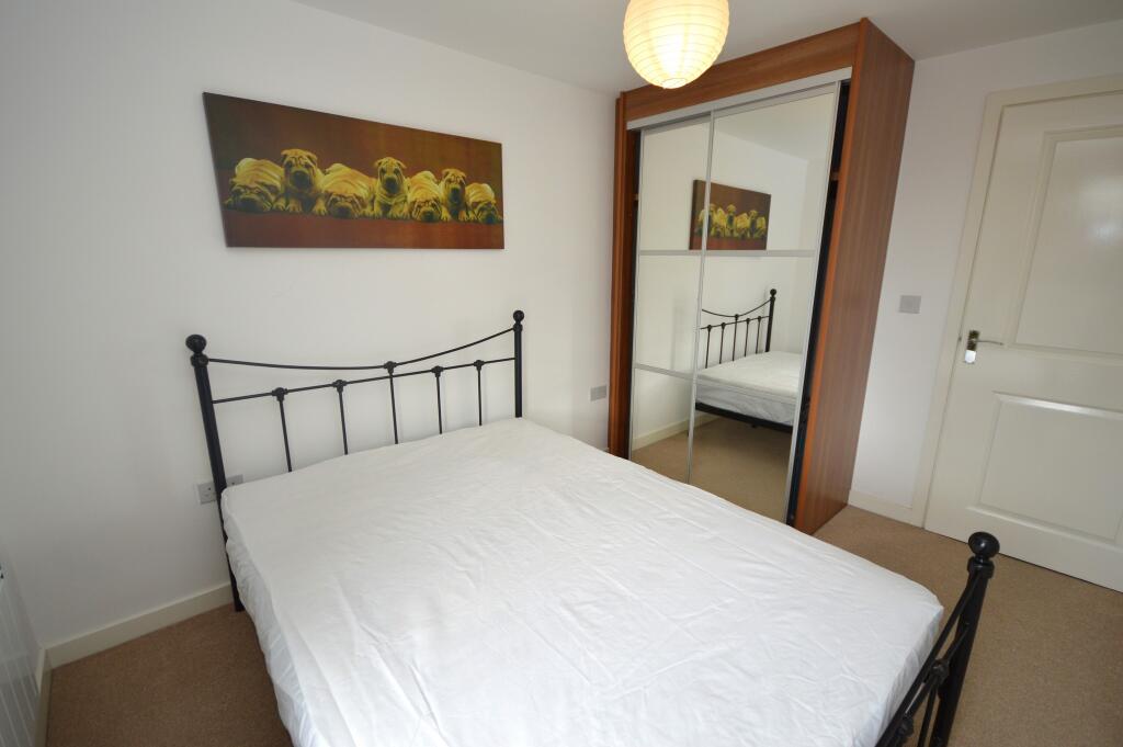 20 Harding House Bed