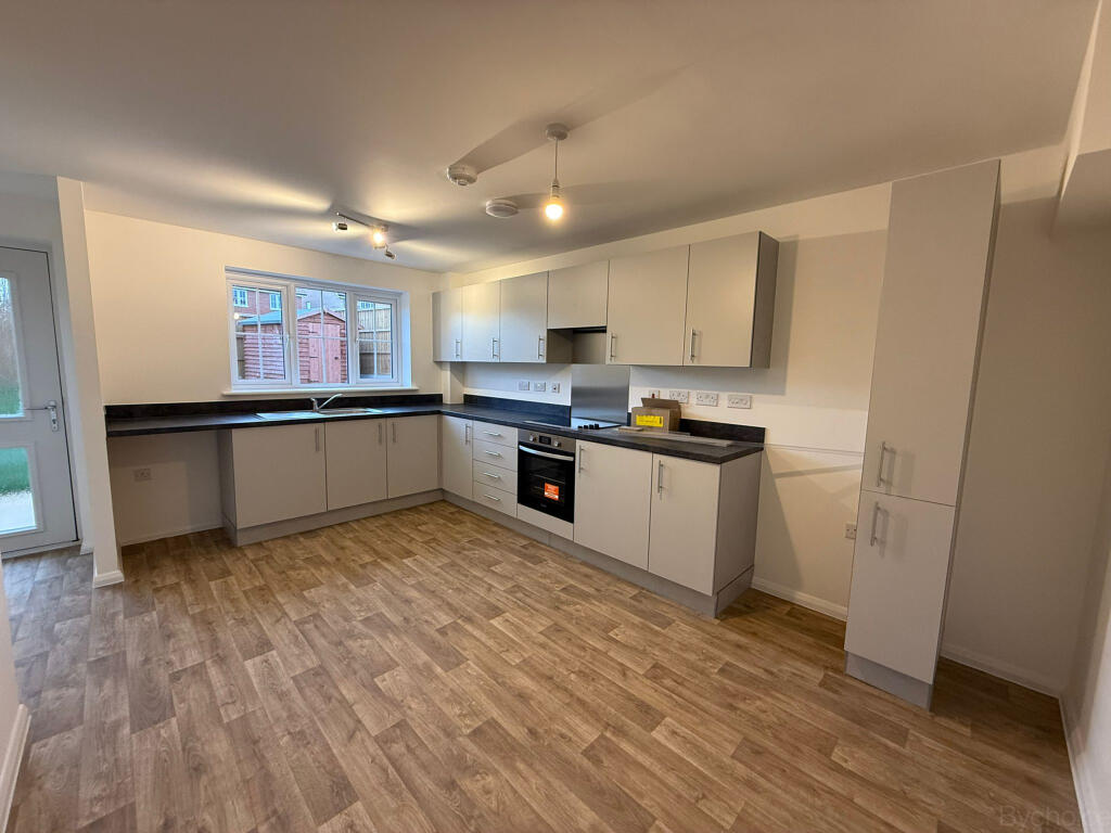 WhatsApp Image 2025-12-08 at 16.13.29.jpeg