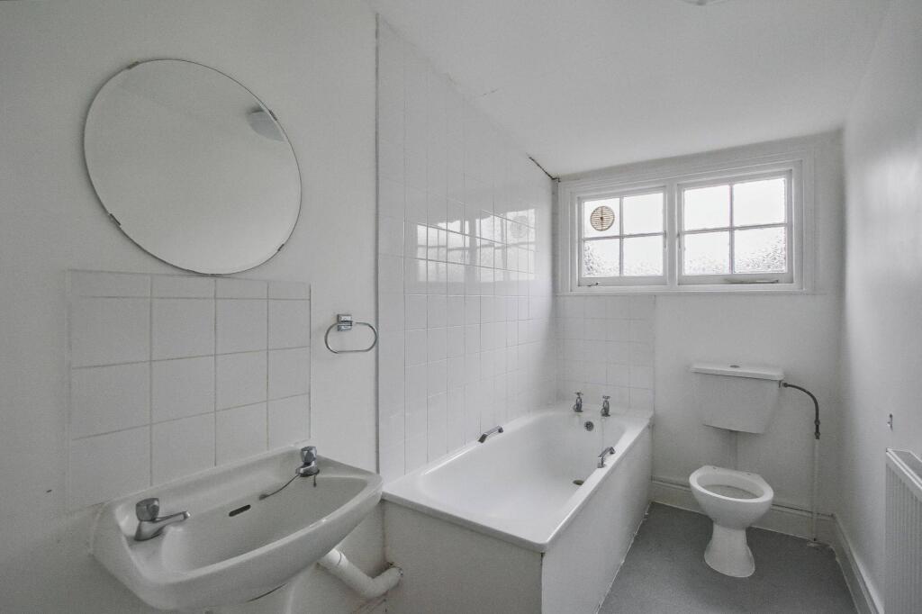 Flat D 186 Randolph Avenue, Maida Vale, London W9 1PE