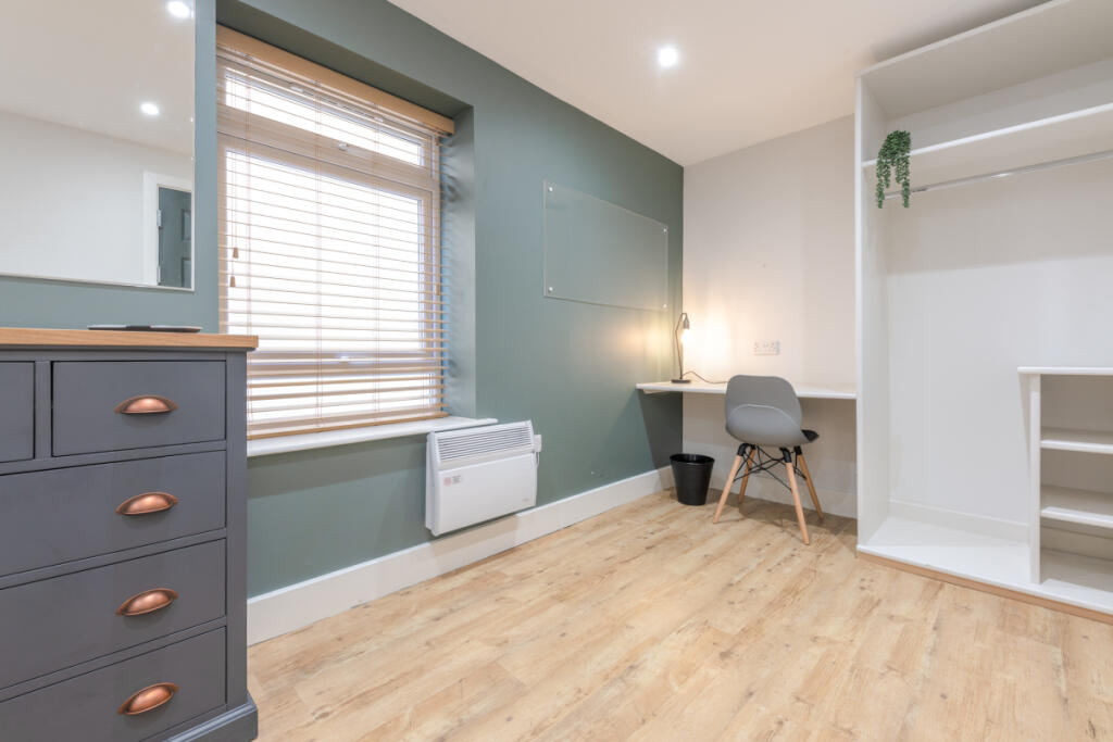 Flat 1, 122 Walter Road Bedroom 4