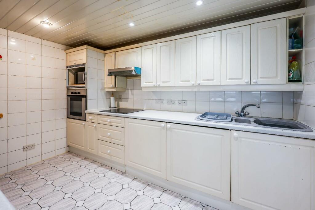 Kitchen/Lounge