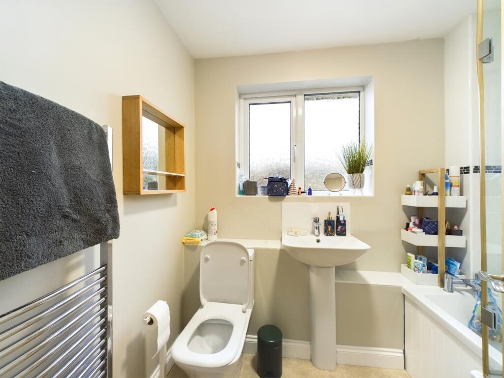 CAM02023G0-PR0122-STILL018