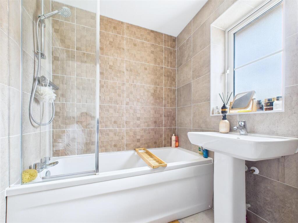 Rockingham Way, Stanton (28).jpg