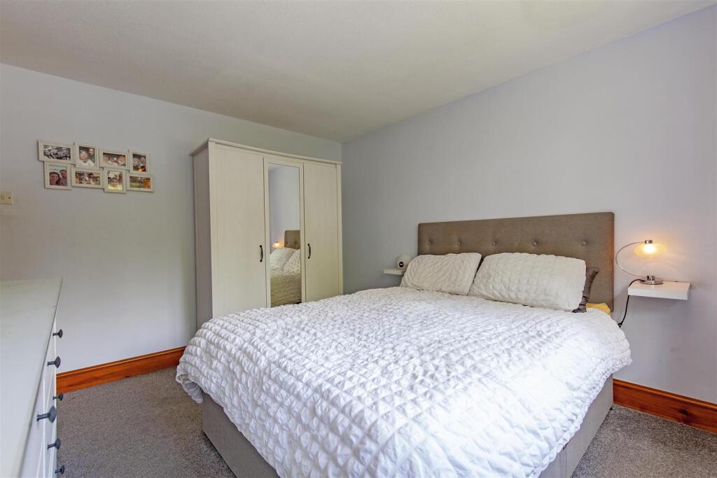 Bedroom 1-3.jpg