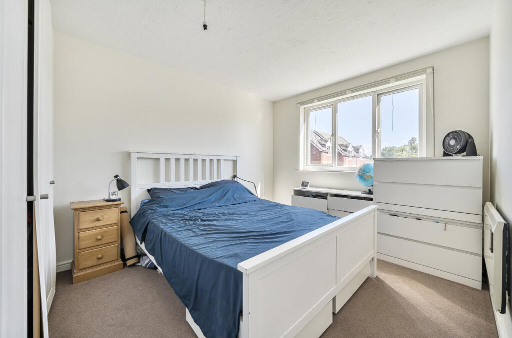 1349600-9-68bee07...