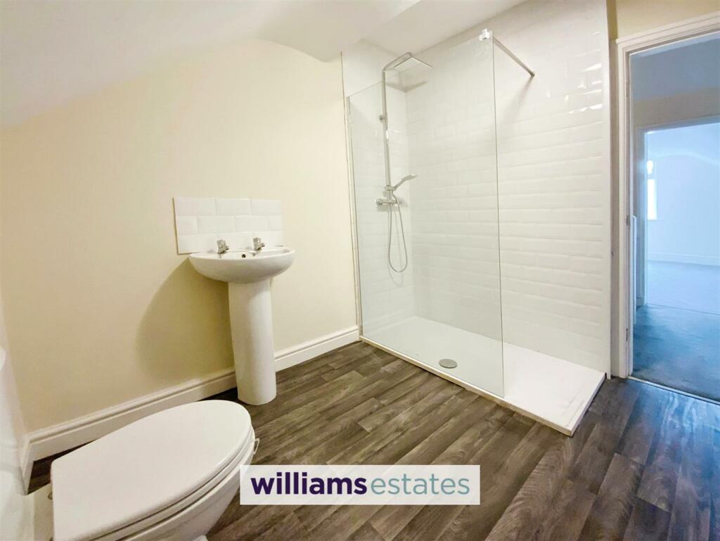 1st floor shower room