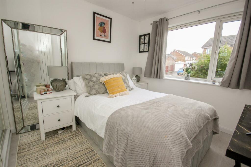 Master Bedroom1.jpg
