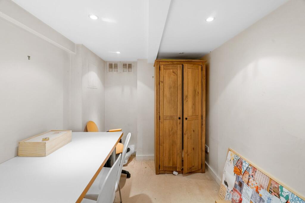 property in Vardens Road, 
Clapham Junction, SW11