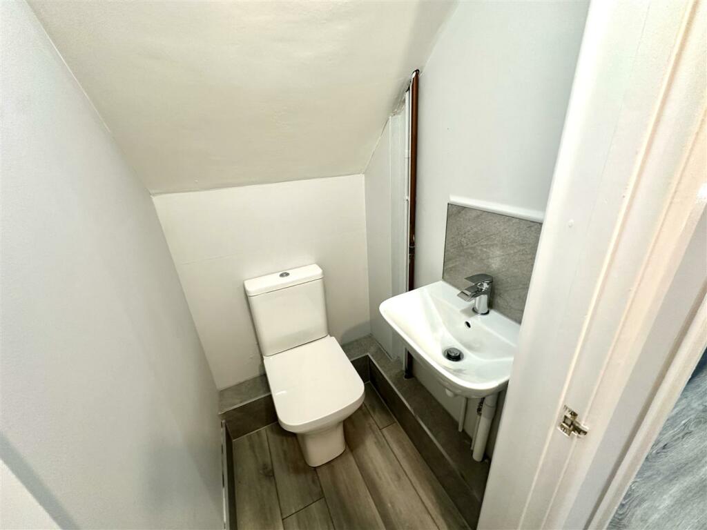 CLOAKROOM/WC