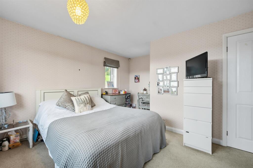 Saxton Mee 11 Ashopton Drive 0006.jpg