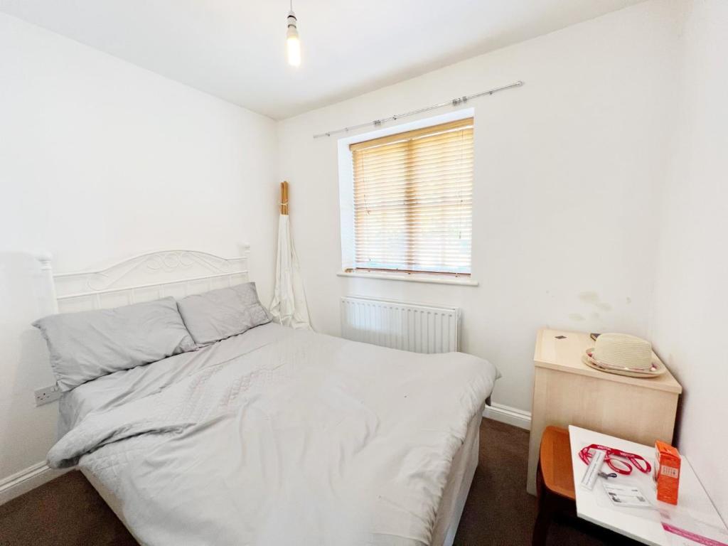 Bedroom 4.jpg