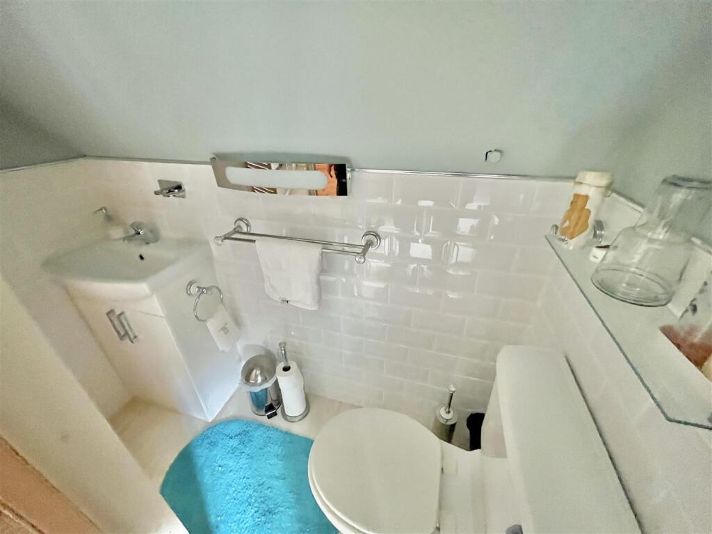 Bedroom 2 - En Suite WC