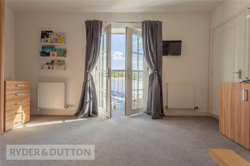 Bed 2 Juliet Balcony