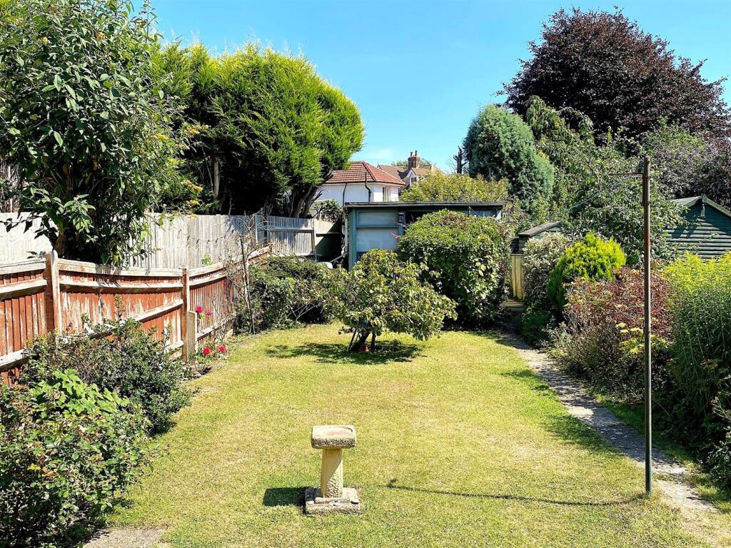 2 Westdown Road - Garden.jpg