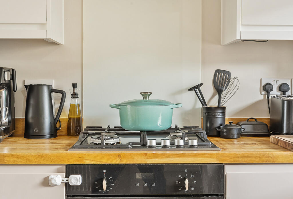 1329067-4-687e15e...