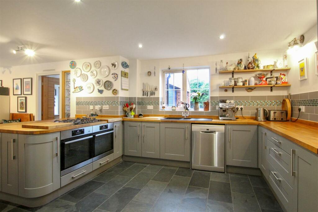 Kitchen-1-1.jpg