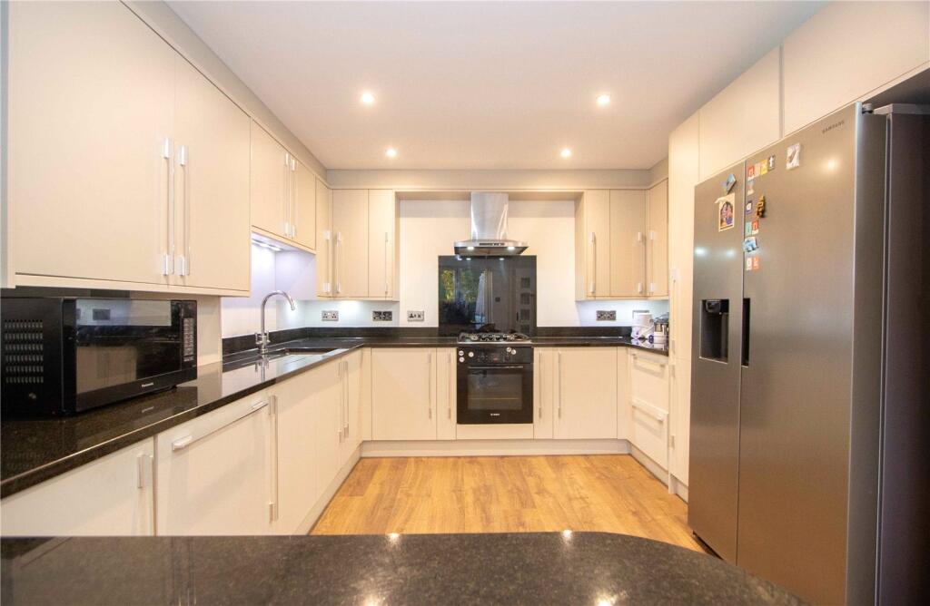 Kitchen/Breakfast Rm