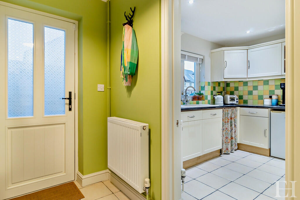 8627621-interior0...