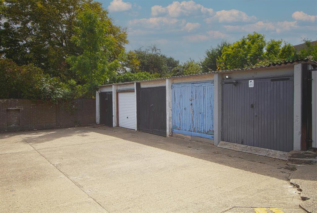 GARAGES.jpg