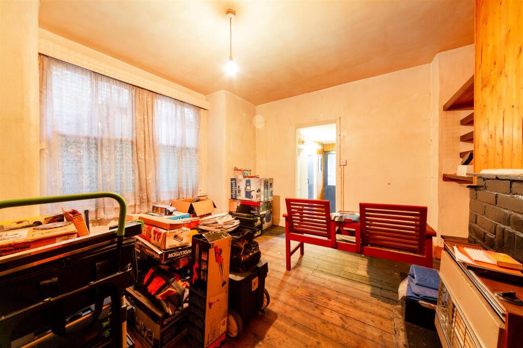 20 Hoyle road SW17 0RS-3.jpg
