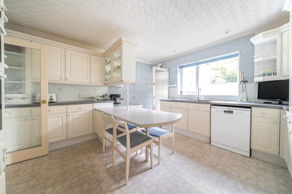 Kitchen/Breakfast Room