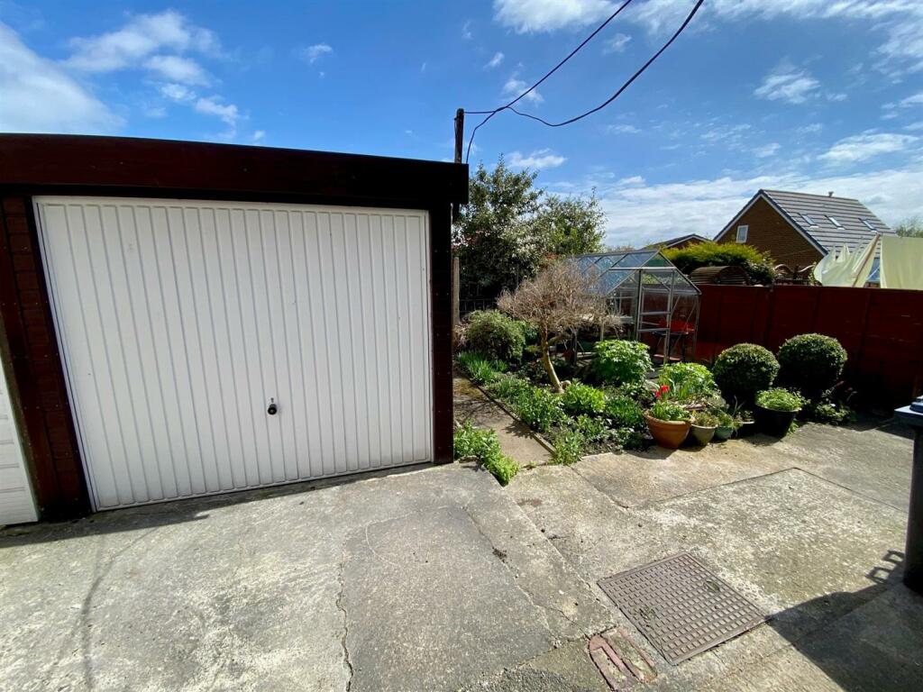 wellhouse lane 28 rear.jpg