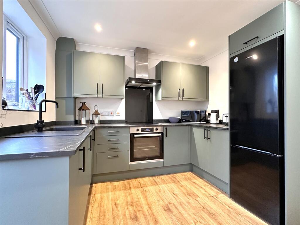 Stylish Modern Kitchen 283