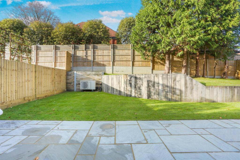 1578342896 - 5 Amberwood Grove -12.jpg