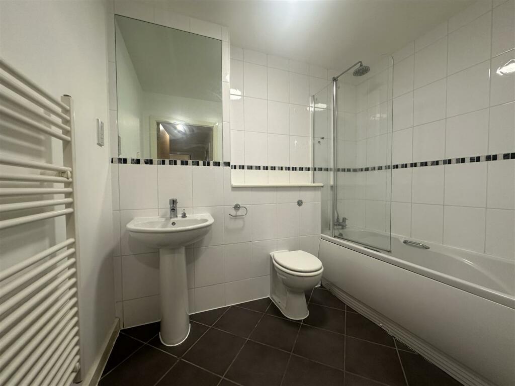 Main Bathroom