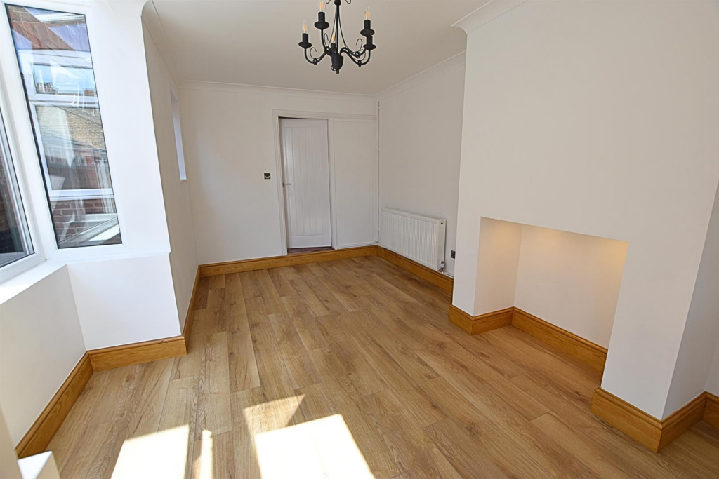 LIVING KITCHEN DINER