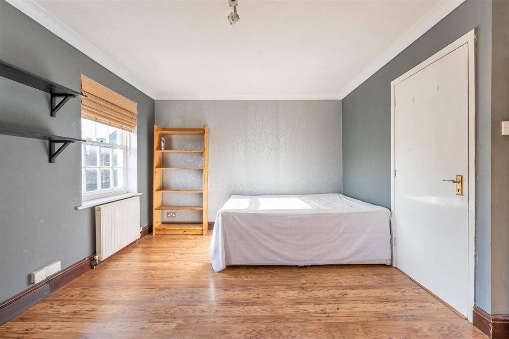 Handsworth Avenue, E4