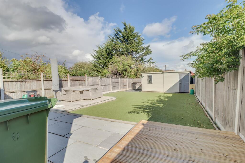 6 LILAC AVENUE INSIDE-2.jpg