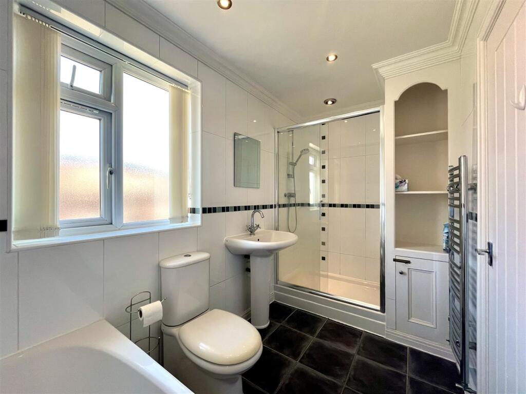 Bathroom Aspect 2