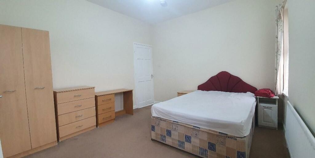 Rear Bedroom.jpg