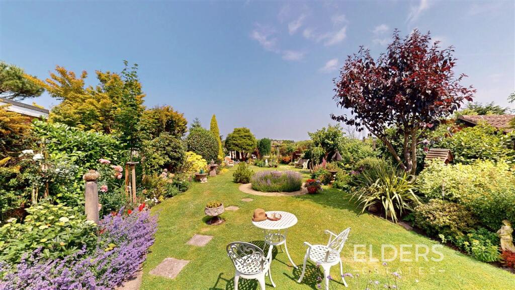 REAR GARDEN -