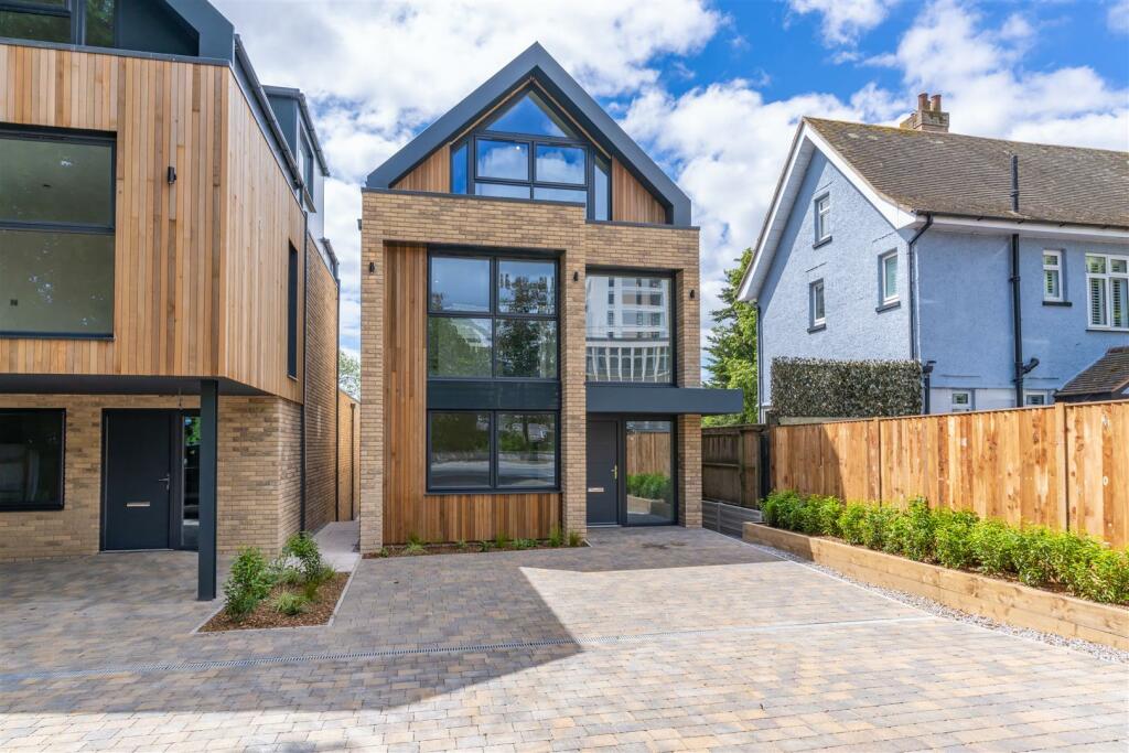 8 Sandbanks Road