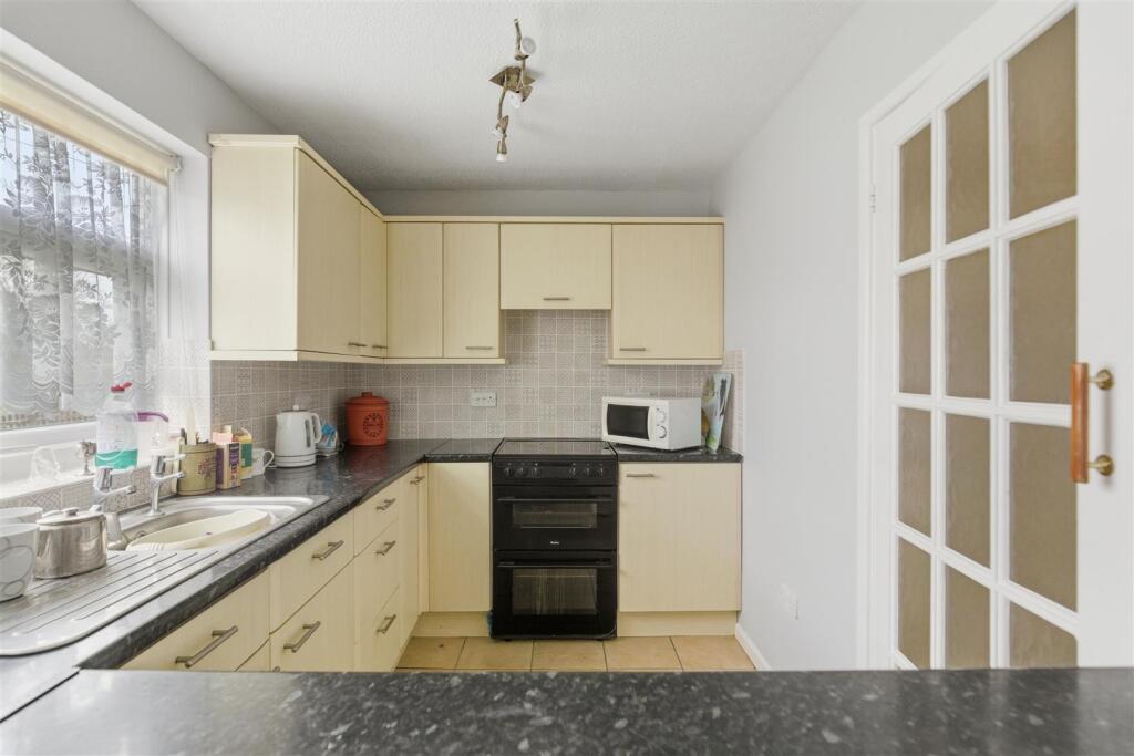 6 Chestnut Road 4.jpg