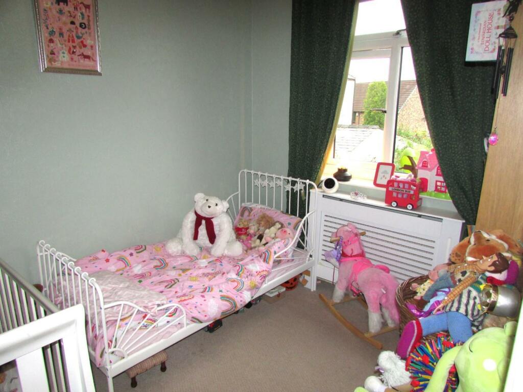 ARE267bed2.JPG