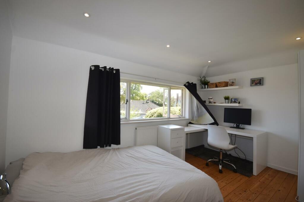 BEDROOM 2.JPG